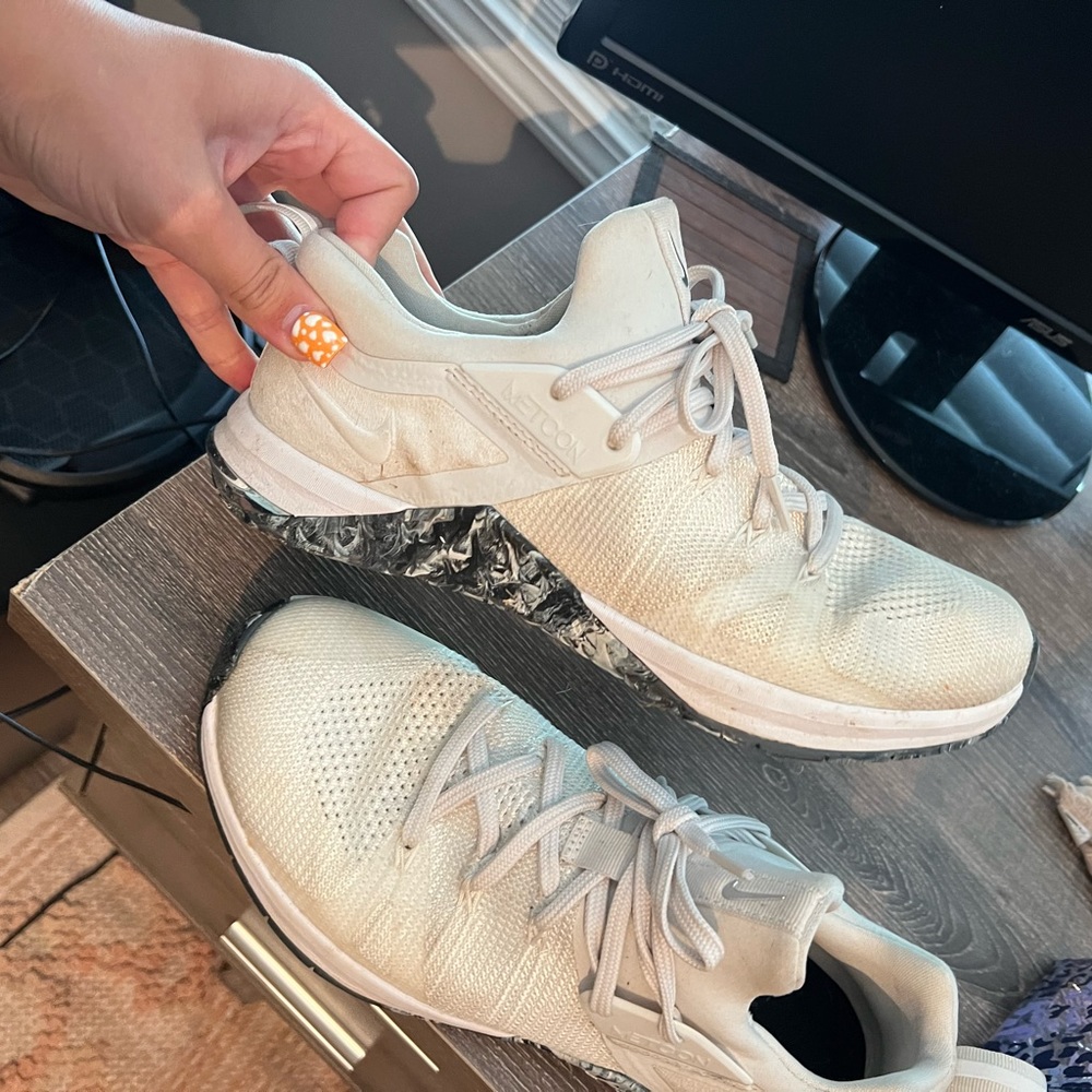 Nike Tennis Shoes